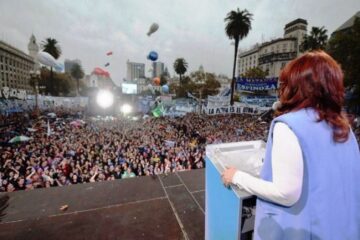 Cristina: «hagan lo que hagan yo soy del pueblo y de ahí no me muevo»