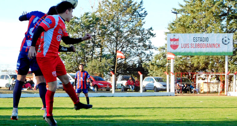 Automoto le ganó a Deportivo en Rivera y es nuevo líder de la Zona A Automoto le ganó a Deportivo en Rivera y es nuevo líder de la Zona A