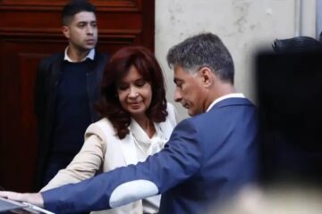 Cristina recusó a todos los integrantes del Tribunal que debe definir su condena Cristina recusó a todos los integrantes del Tribunal que debe definir su condena