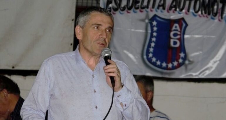 El Presidente del Automoto denunció mensajes intimidatorios de supuestos hinchas de Racing de Carhué El Presidente del Automoto denunció mensajes intimidatorios de supuestos hinchas de Racing de Carhué