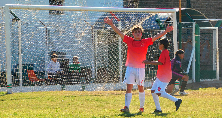 LRF: Los clásicos en divisiones inferiores fueron para Deportivo Rivera