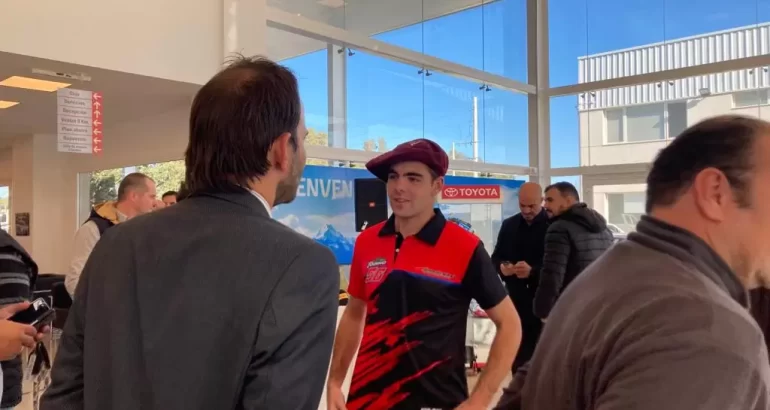 Todino pasó por Bahía antes del TC Pick Up: “Espero terminar entre los diez primeros” Todino pasó por Bahía antes del TC Pick Up: “Espero terminar entre los diez primeros”
