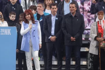 Reunión clave para el Frente de Todos: Cristina recibió a Sergio Massa y Wado de Pedro Reunión clave para el Frente de Todos: Cristina recibió a Sergio Massa y Wado de Pedro
