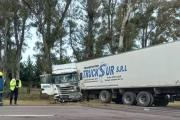 Tragedia en La Pampa: Un muerto en un choque entre un camión y una camioneta