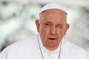 El Papa visitó a la sobrina de una de las monjas secuestrada y asesinada por Astiz