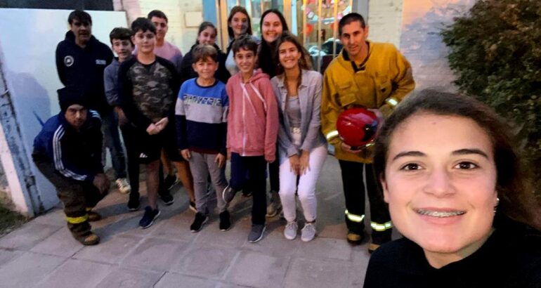 Jóvenes en Trama de Villa Maza visitaron el cuartel de Bomberos Jóvenes en Trama de Villa Maza visitaron el cuartel de Bomberos