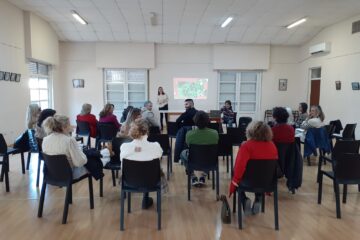 Exitosa convocatoria tuvo la Charla ¿De qué hablamos cuando hablamos de nativas? Exitosa convocatoria tuvo la Charla ¿De qué hablamos cuando hablamos de nativas?