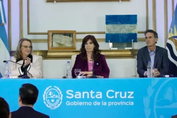 Cristina reiteró llamado a «diálogo» entre todas las fuerzas para tratar endeudamiento con FMI Cristina reiteró llamado a «diálogo» entre todas las fuerzas para tratar endeudamiento con FMI
