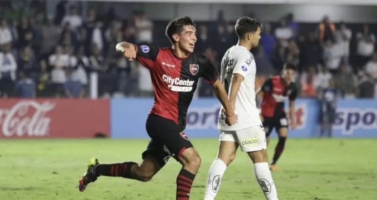 Newell’s venció a Santos en Brasil y se clasificó a los octavos de final de la Copa Sudamericana Newell’s venció a Santos en Brasil y se clasificó a los octavos de final de la Copa Sudamericana