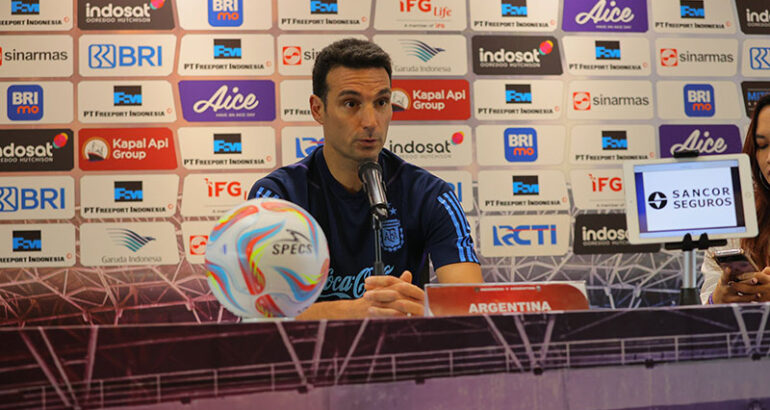 Scaloni aclaró que seguirá en la Selección luego de la Copa América: «Nunca dije que no iba a seguir» Scaloni aclaró que seguirá en la Selección luego de la Copa América: «Nunca dije que no iba a seguir»