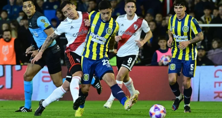 River y Rosario Central juegan en el Monumental