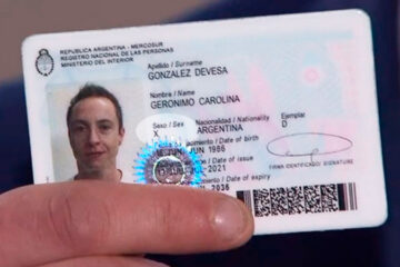 La “X” en el DNI: más de mil personas tramitaron su documento no binario en dos años La “X” en el DNI: más de mil personas tramitaron su documento no binario en dos años