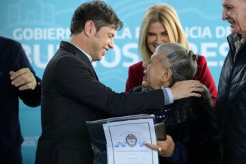 Kicillof: “Cuando dicen ´todo o nada´ es porque quieren llevarse todo y al pueblo dejarle nada” Kicillof: “Cuando dicen ´todo o nada´ es porque quieren llevarse todo y al pueblo dejarle nada”