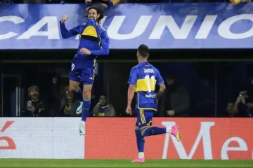 Con un gol de Cavani, Boca le ganó 3-1 a Platense en La Bombonera