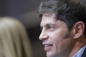 Kicillof prepara su ajuste: subiría 300% el impuesto inmobiliario y 270% las patentes