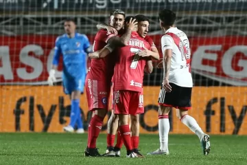 Gran triunfo de Argentinos sobre River por la Copa de la Liga Gran triunfo de Argentinos sobre River por la Copa de la Liga