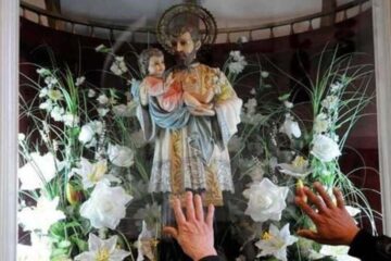Miles de católicos devotos ya concurren al Santuario de San Cayetano para pedir por trabajo