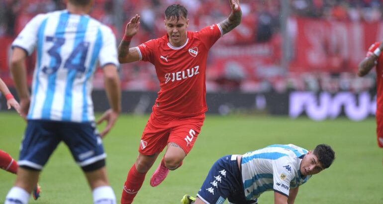 Racing quiere darle una alegría a su gente en el clásico ante Independiente Racing quiere darle una alegría a su gente en el clásico ante Independiente
