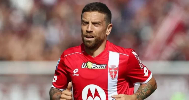El Papu Gómez dio positivo en un control antidoping y sería suspendido por dos años El Papu Gómez dio positivo en un control antidoping y sería suspendido por dos años