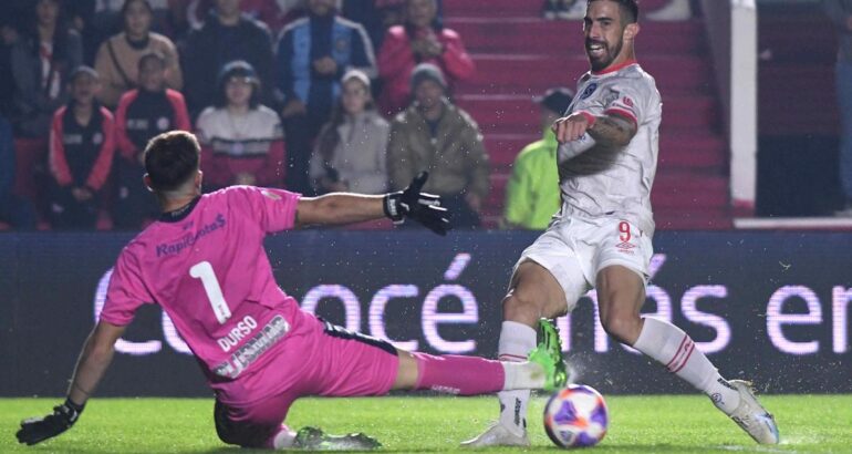 Gimnasia se juega otra «final» para escapar del descenso ante Argentinos Juniors Gimnasia se juega otra «final» para escapar del descenso ante Argentinos Juniors