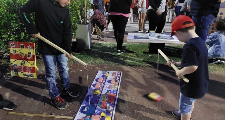 Exitosa Primera Peatonal de Oficios en Carhué Exitosa Primera Peatonal de Oficios en Carhué