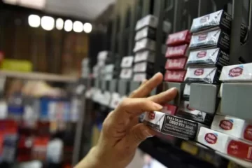 Golpe al bolsillo de los fumadores: Subieron los precios de cigarrillos