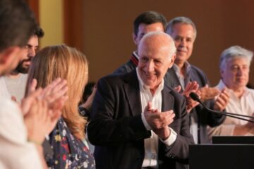 Lavagna declaró en la Causa Cuadernos y habló de presuntos sobreprecios del 20% en obras viales Lavagna declaró en la Causa Cuadernos y habló de presuntos sobreprecios del 20% en obras viales