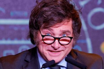 “Ignorante y operador berreta”: Javier Milei apuntó contra Ricardo Darín