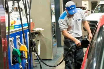 Estiman en 800 pesos el precio del litro de Nafta desde enero