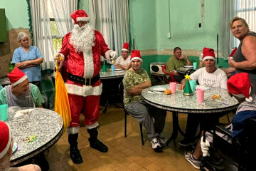 La Magia de Papá Noel llegó a Carhué y Villa Maza