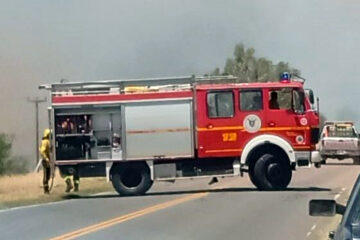 Cortaron totalmente la ruta 72 por un importante incendio en la comarca serrana Cortaron totalmente la ruta 72 por un importante incendio en la comarca serrana
