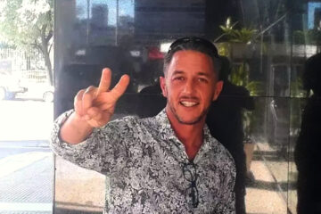 Pidieron la detención del hombre que le tiró un botellazo a Milei
