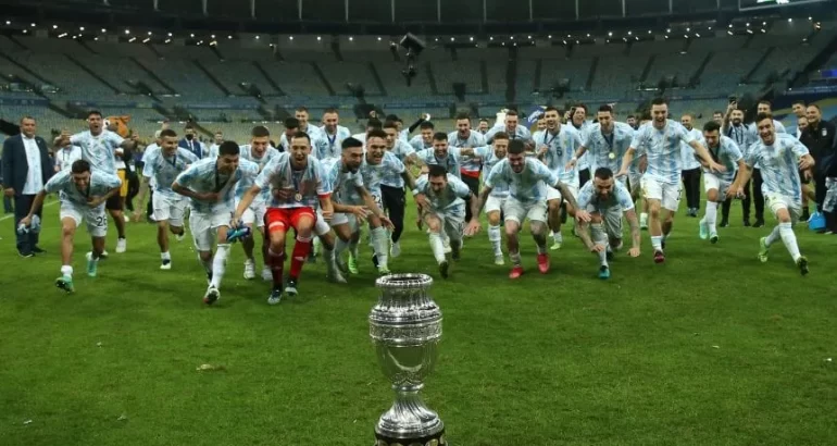 El Seleccionado Argentino, reelegido como el «Equipo del año» por la prensa mundial El Seleccionado Argentino, reelegido como el «Equipo del año» por la prensa mundial
