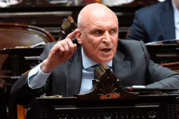 Para bajar la delincuencia en PBA Espert propuso “Llenarlos de agujeros a balazos y colgarlos en una plaza pública»