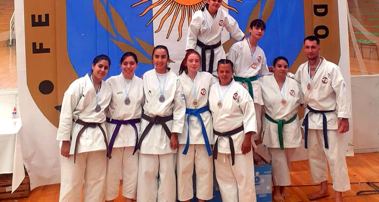 La Escuela Municipal de Karate cosechó 25 medallas en el Torneo Nacional de Karate Do La Escuela Municipal de Karate cosechó 25 medallas en el Torneo Nacional de Karate Do