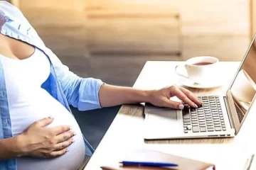 Cómo cambian las licencias por maternidad con la reforma laboral de Milei