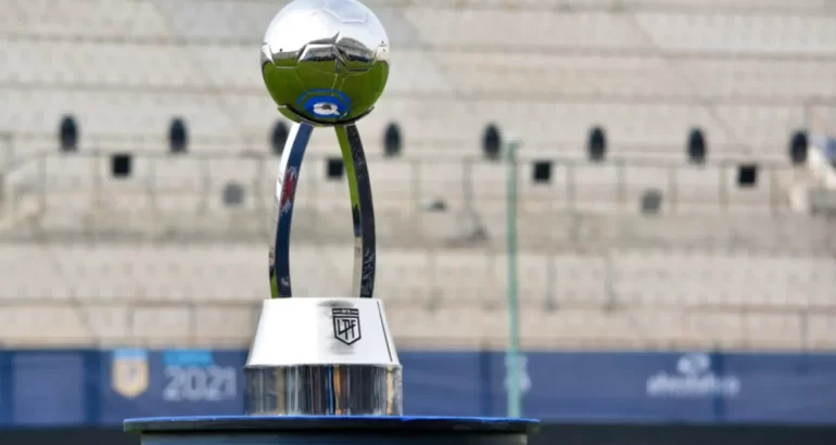 Final de la Copa de la Liga: Vélez y Estudiantes van por el título