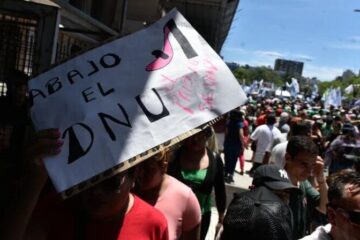La Justicia dictó una cautelar que suspende la reforma laboral del DNU de Milei