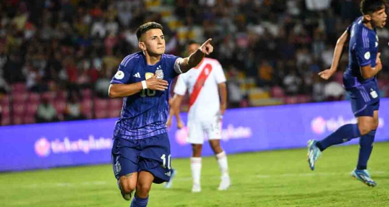 Argentina derrotó a Perú y es líder de su grupo Argentina derrotó a Perú y es líder de su grupo