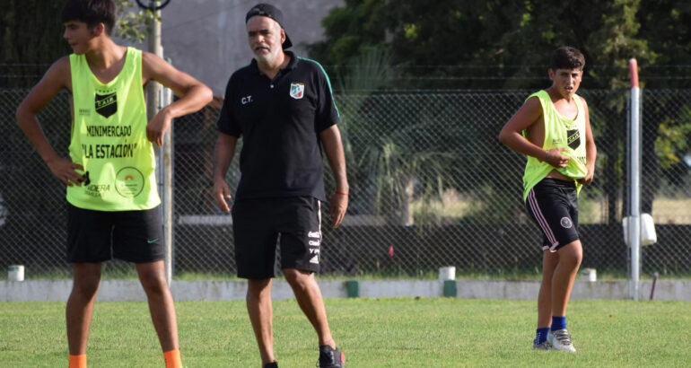 Independiente juega ante Huracán de Guatraché Independiente juega ante Huracán de Guatraché