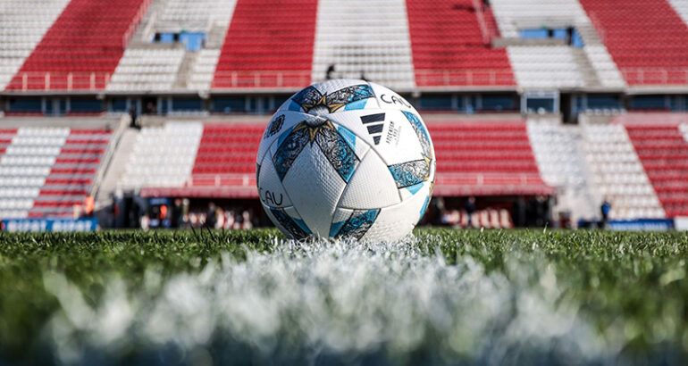 La AFA amenaza con parar el fútbol argentino en medio de la causa contra Tapia y Toviggino La AFA amenaza con parar el fútbol argentino en medio de la causa contra Tapia y Toviggino