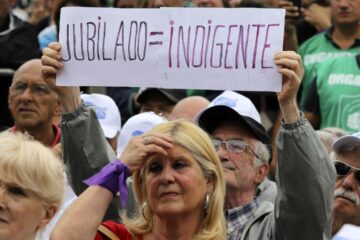 Los jubilados pierden por goleada frente a la inflación y son la variable de ajuste