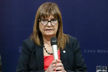 Patricia Bullrich tuvo que hablar en inglés, la pasó mal y se hizo viral en redes