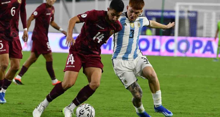 Con un polémico penal, el VAR le negó a Argentina el triunfo ante Venezuela Con un polémico penal, el VAR le negó a Argentina el triunfo ante Venezuela