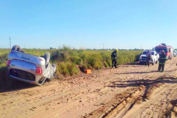 Vuelco en el camino a Leubucó