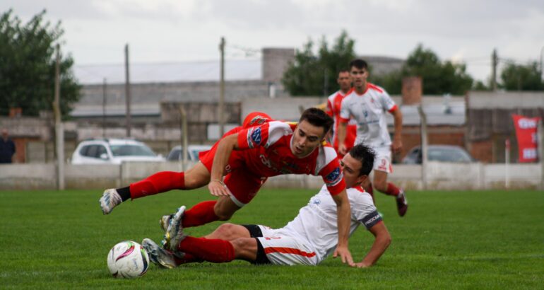 Independiente San José derrotó Deportivo Rivera por 2 a 1 Independiente San José derrotó Deportivo Rivera por 2 a 1