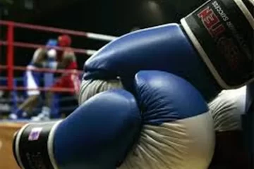 Boxeo: suspendieron una pelea porque terminaron todos a las piñas en el ringside