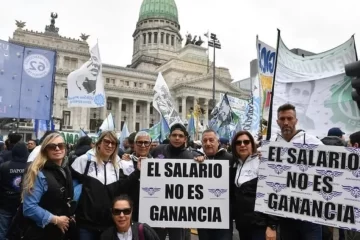 El gobernador de Río Negro reveló que el Gobierno busca llevar el piso de Ganancias a $ 1,5 millones