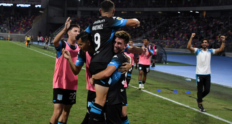 Con tres goles de Maravilla, Racing le ganó a Central Córdoba y mantiene sus chances Con tres goles de Maravilla, Racing le ganó a Central Córdoba y mantiene sus chances
