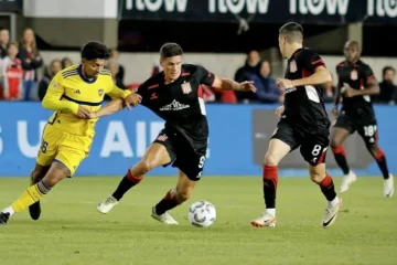 Estudiantes venció 1-0 a Boca y lo sacó de los puestos de clasificación